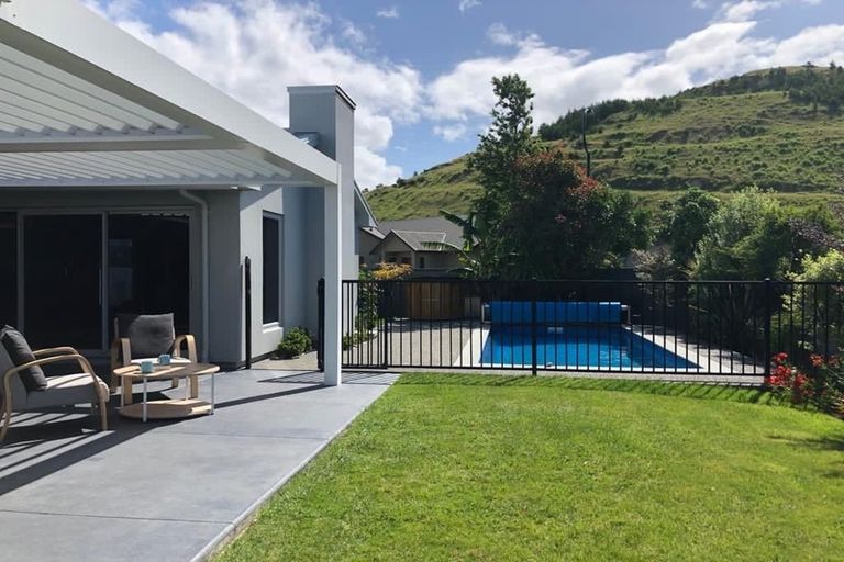 Photo of property in 1 Syrah Place, Greenmeadows, Napier, 4112