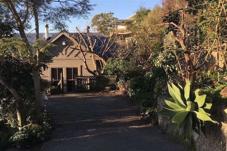 Photo of property in 129 Chaucer Road, Hospital Hill, Napier, 4110