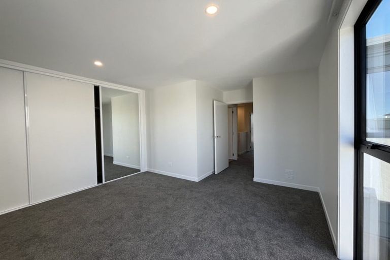 Photo of property in 2/36 Henry Tayler Rise, Wainui, 0932