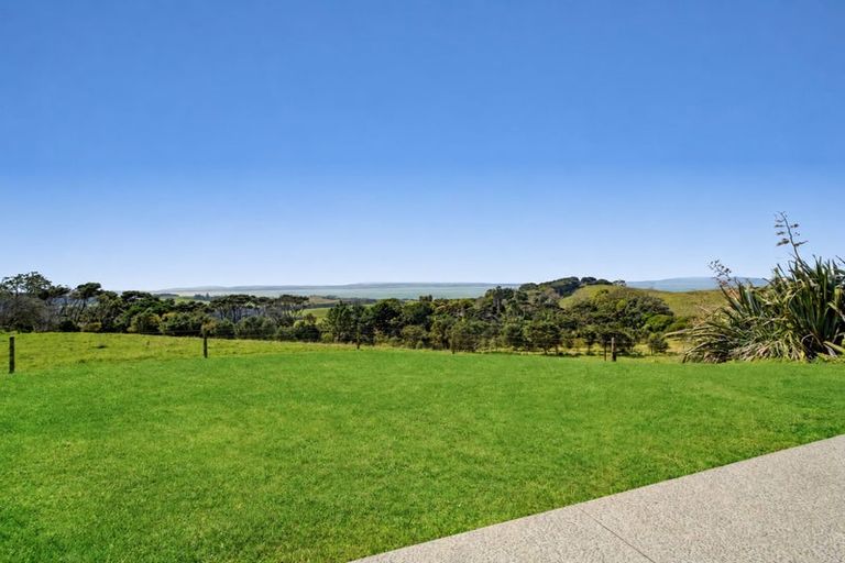 Photo of property in 3143 South Head Road, South Head, Helensville, 0874