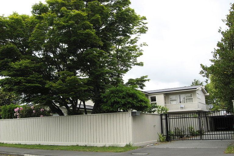 Photo of property in 1 Penhelig Place, Burnside, Christchurch, 8053