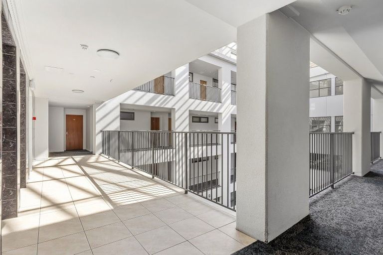 Photo of property in Atrium Towers, 8e/154 The Terrace, Wellington Central, Wellington, 6011