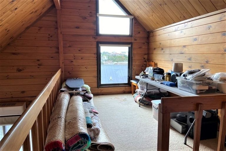 Photo of property in 1 Highlands Place, Highlands Park, New Plymouth, 4312