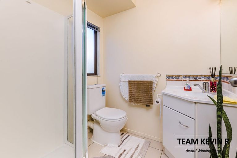 Photo of property in 12 Carisbrook Crescent, Papakura, 2110