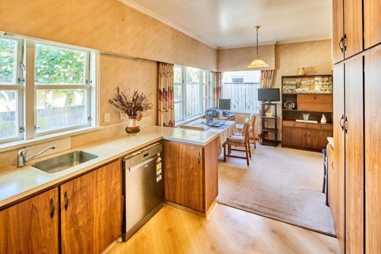 Photo of property in 21 Colin Grove, Hutt Central, Lower Hutt, 5010