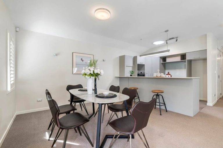 Photo of property in 8 Eaves Bush Parade, Orewa, 0931