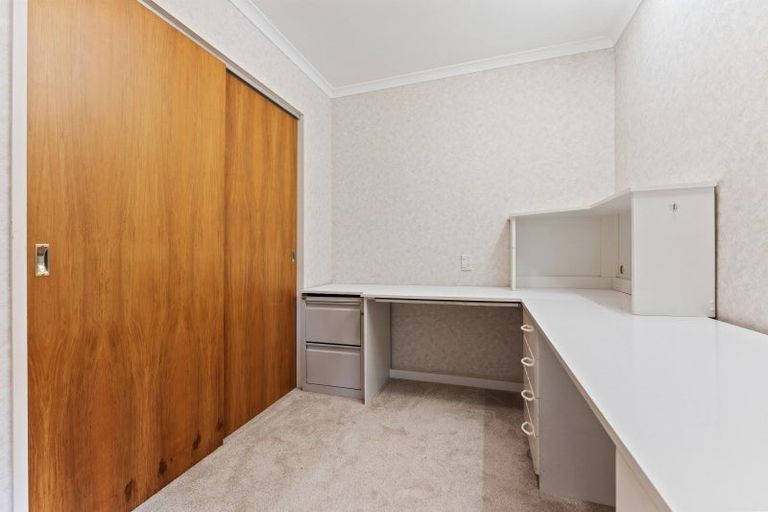 Photo of property in 11 Rosebank Avenue, Kelvin Grove, Palmerston North, 4414