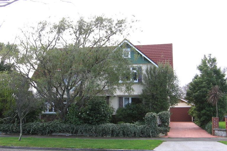 Photo of property in 15 Annandale Avenue, Takaro, Palmerston North, 4410