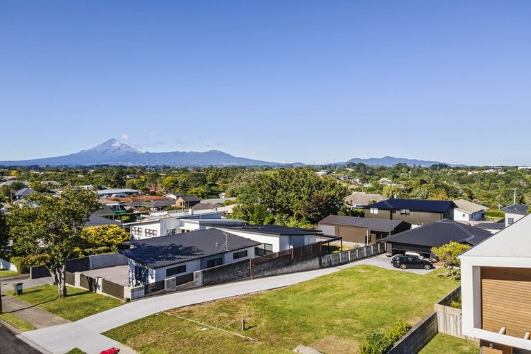 Photo of property in 28 Lismore Street, Strandon, New Plymouth, 4312