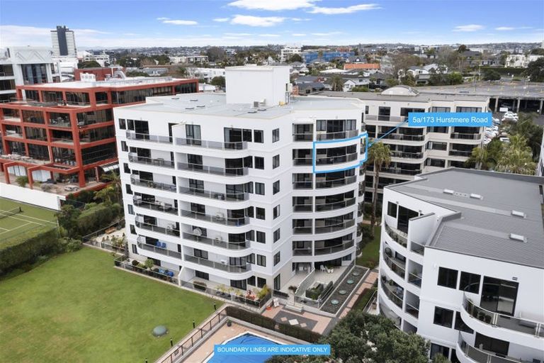 Photo of property in 5a/173 Hurstmere Road, Takapuna, Auckland, 0622