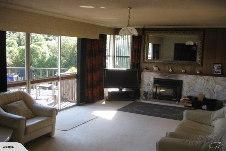 Photo of property in 17 Holly Grove, Maungaraki, Lower Hutt, 5010