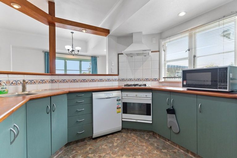 Photo of property in 118 Forest Lake Road, Forest Lake, Hamilton, 3200