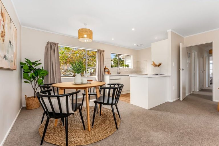 Photo of property in 12 Gaff Place, Whitby, Porirua, 5024