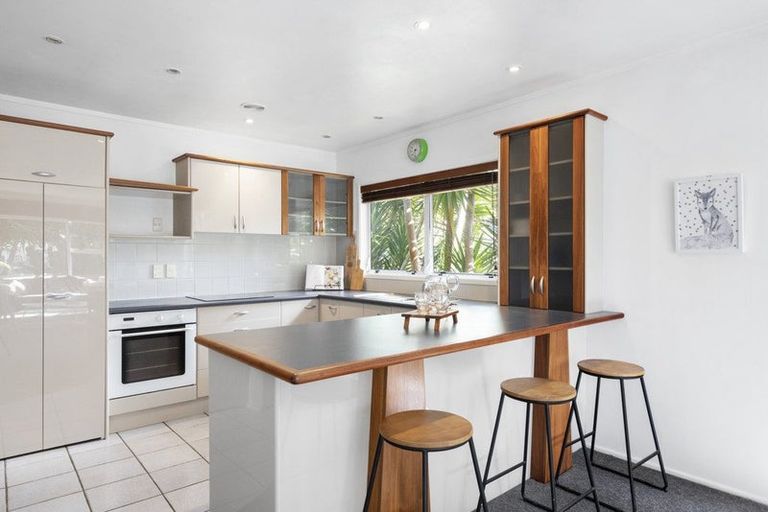 Photo of property in 22 Leaming Place, Clarks Beach, 2122