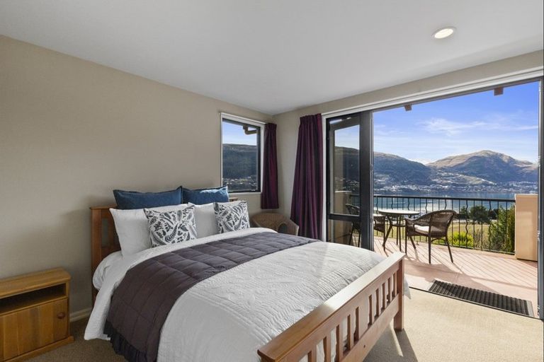 Photo of property in 17 Milward Place, Kelvin Heights, Queenstown, 9300