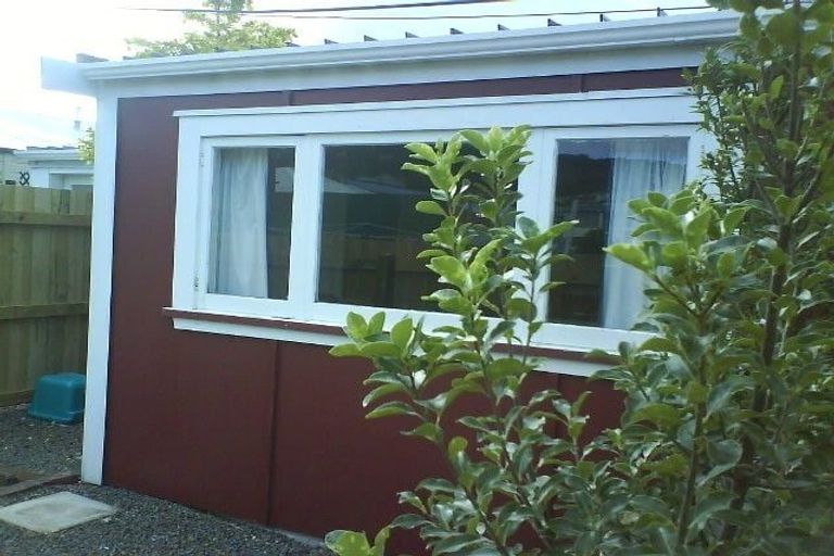 Photo of property in 16 Normanby Street, Newtown, Wellington, 6021