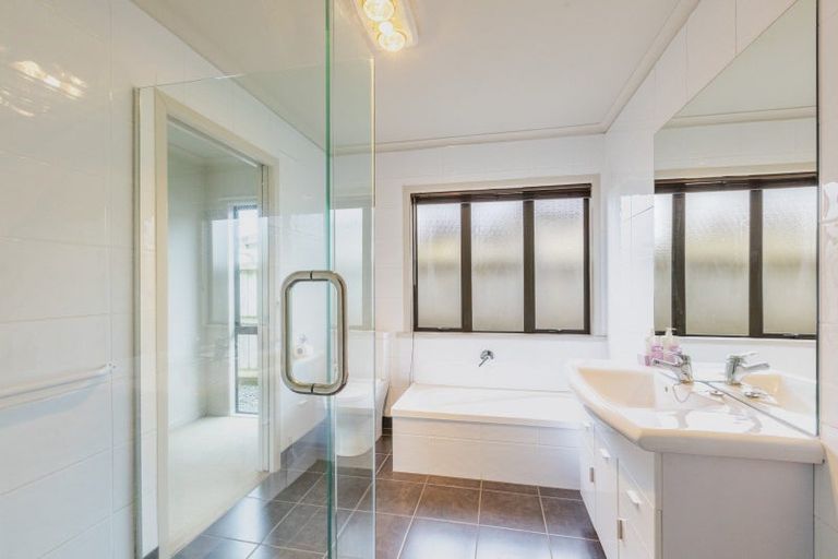 Photo of property in 14 Belgrove Place, Waipukurau, 4200