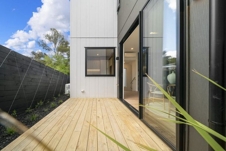 Photo of property in 33d Saint Peters Street, Northcote, Auckland, 0627