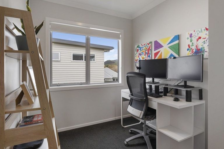 Photo of property in 10 Tieke Lane, Kenepuru, Porirua, 5022