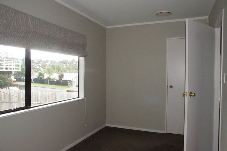 Photo of property in 83 Trias Road, Totara Vale, Auckland, 0629