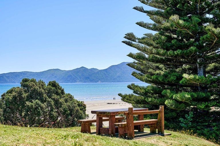 Photo of property in 12 Matatua Road, Raumati Beach, Paraparaumu, 5032