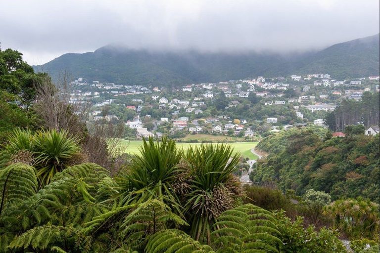 Photo of property in 19 Montgomery Avenue, Karori, Wellington, 6012