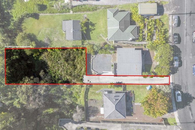 Photo of property in 54a Awaroa Road, Sunnyvale, Auckland, 0612