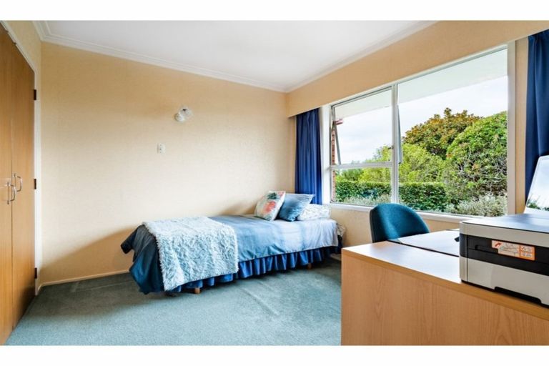 Photo of property in 17 Scanlen Terrace, Kelston, Auckland, 0602
