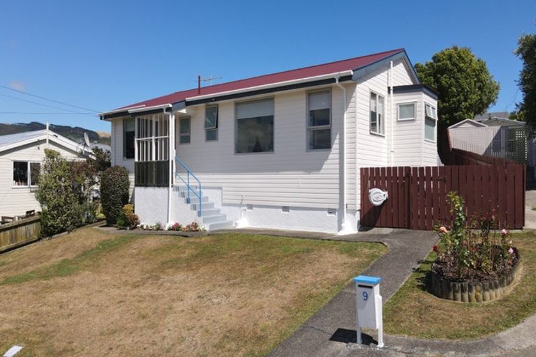 Photo of property in 9 Arero Place, Titahi Bay, Porirua, 5022