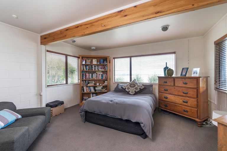 Photo of property in 33 St Annes Crescent, Wattle Downs, Auckland, 2103