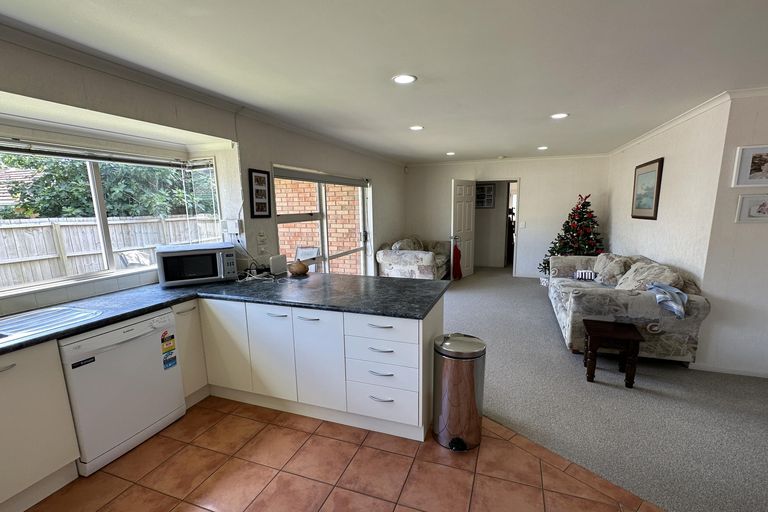 Photo of property in 9 Brosna Place, East Tamaki, Auckland, 2016