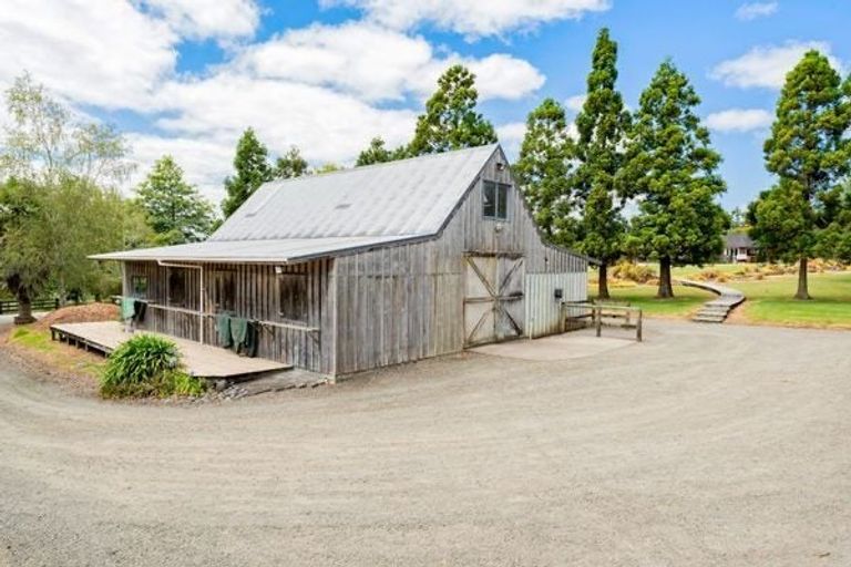 Photo of property in 40 Foster Road, Kumeu, 0891