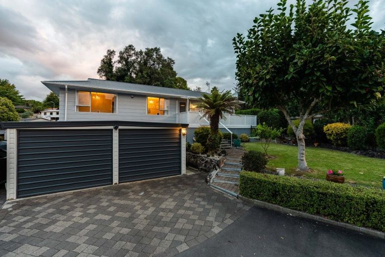 Photo of property in 42 Resolution Road, Welcome Bay, Tauranga, 3112