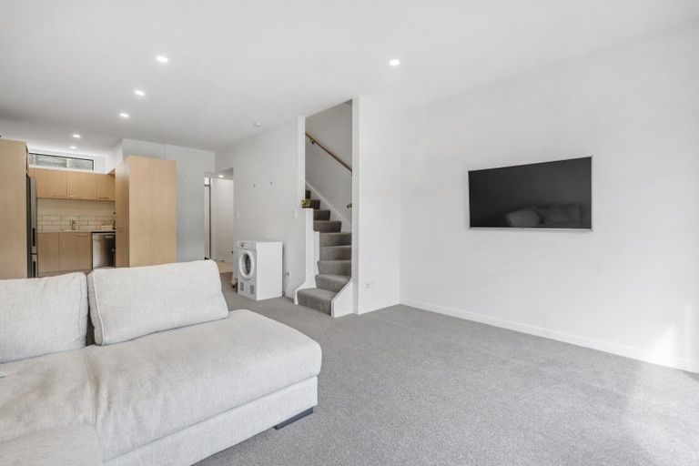 Photo of property in 2/7 Handyside Street, Tawa, Wellington, 5028