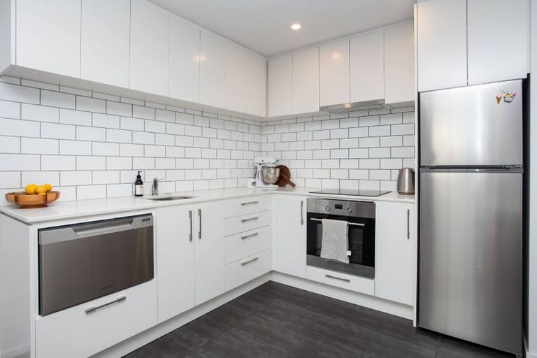 Photo of property in 1036g Colombo Street, St Albans, Christchurch, 8014