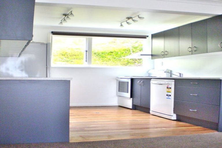 Photo of property in 38-40 Richmond Avenue, Karori, Wellington, 6012