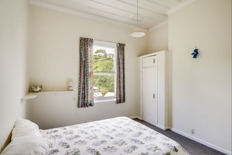 Photo of property in 2 Kowhai Road, Bluff Hill, Napier, 4110