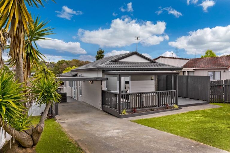 Photo of property in 55 Triangle Road, Massey, Auckland, 0614