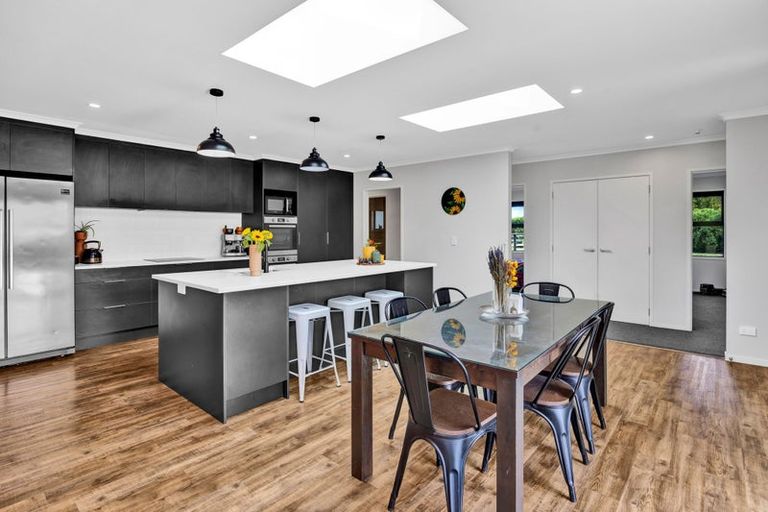 Photo of property in 405 Ketemarae Road, Normanby, Hawera, 4675