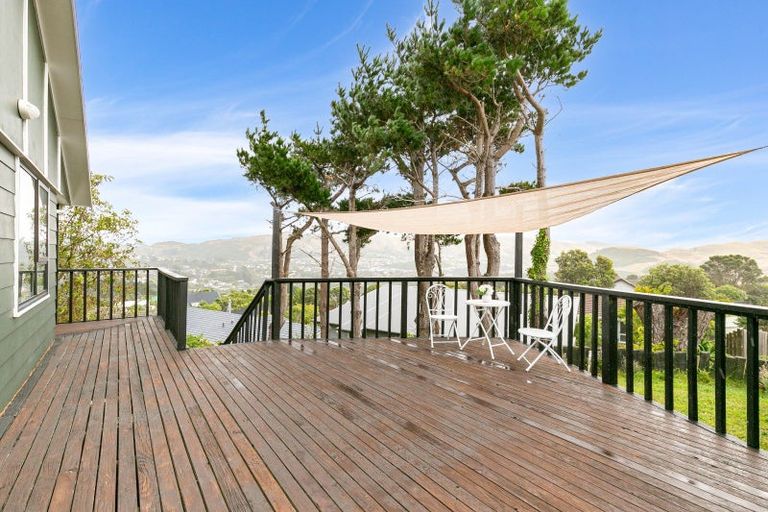 Photo of property in 11 Mandeville Crescent, Grenada Village, Wellington, 6037