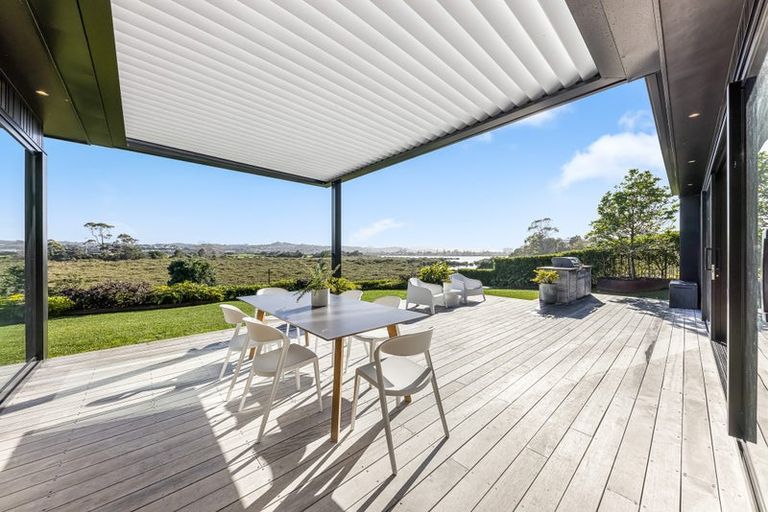 Photo of property in 8 Miran Lane, Red Beach, 0932