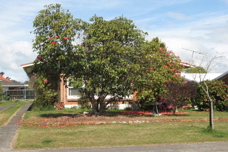 Photo of property in 32 Carnot Street, Glenholme, Rotorua, 3010