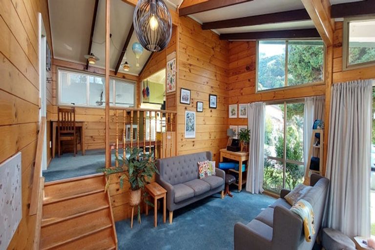 Photo of property in 7 Dundee Place, Crofton Downs, Wellington, 6035