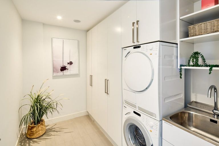 Photo of property in Clyde Quay Wharf, 2b/6 Clyde Quay Wharf, Te Aro, Wellington, 6011