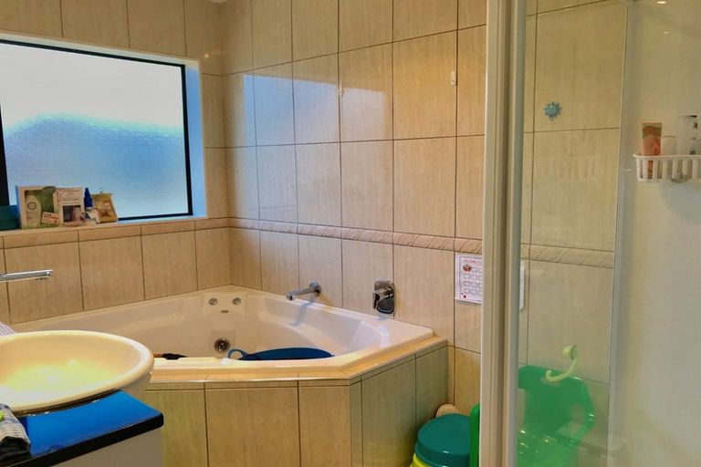 Photo of property in 7 Banshire Close, Flat Bush, Auckland, 2016