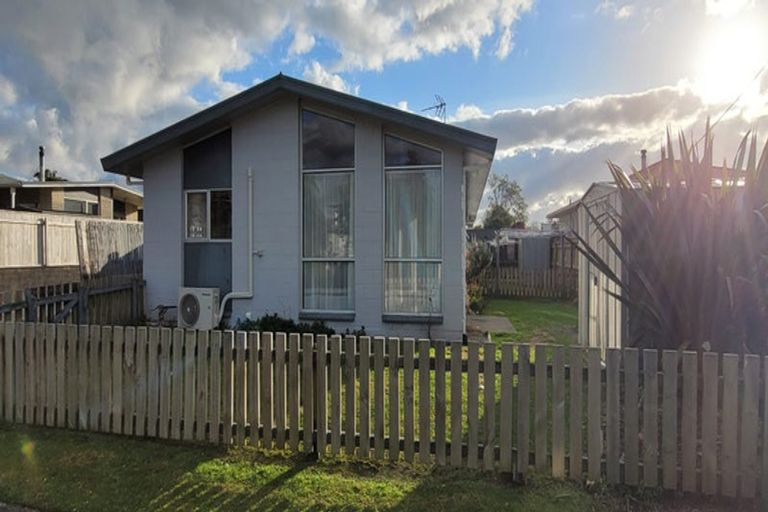 Photo of property in 24 Maire Street, Inglewood, 4330