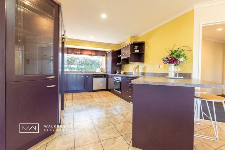 Photo of property in 2 Tuhua Lane, Brown Owl, Upper Hutt, 5018