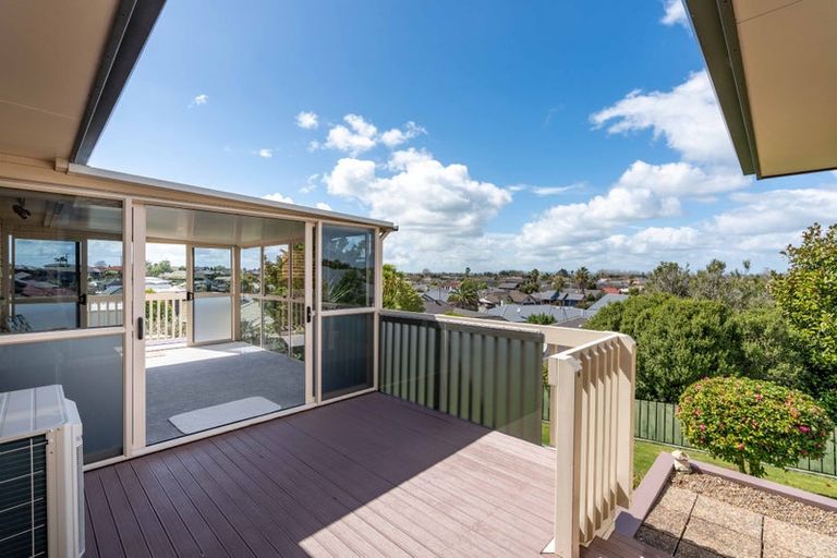 Photo of property in 82 Rototuna Road, Rototuna, Hamilton, 3210