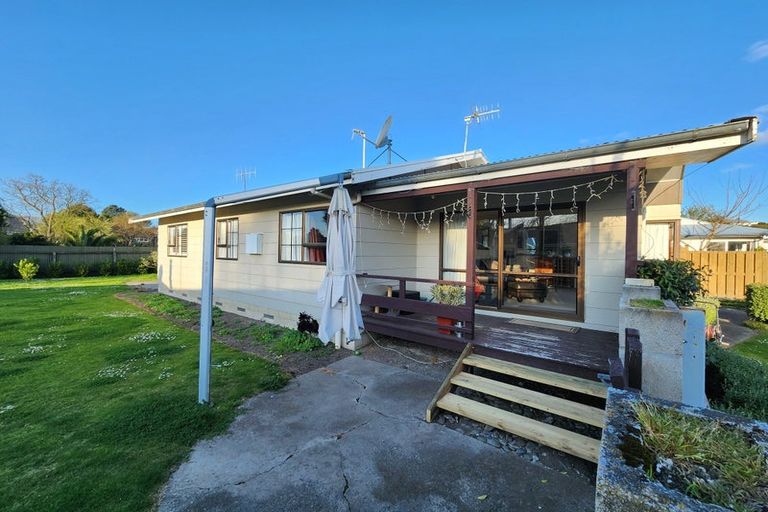Photo of property in 19 Kaweka Place, Havelock North, 4130