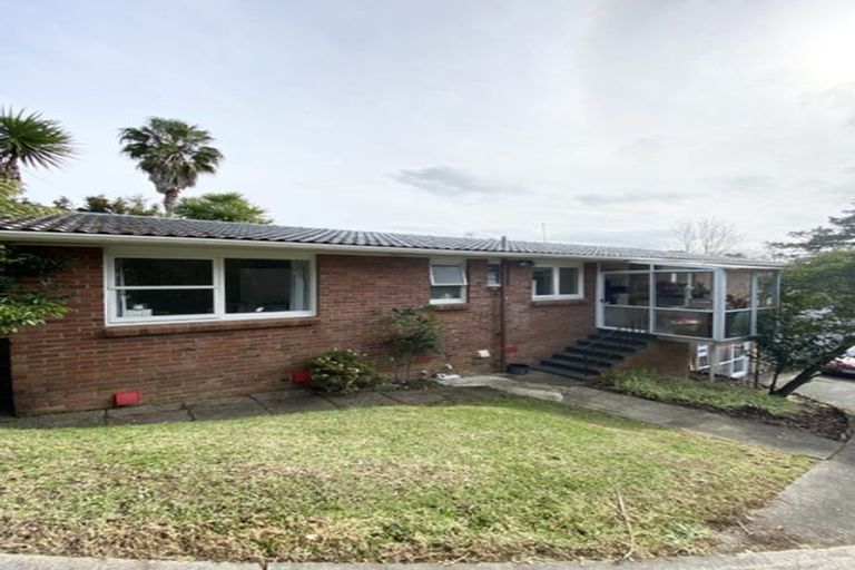 Photo of property in 93 Fairclough Road, Beach Haven, Auckland, 0626